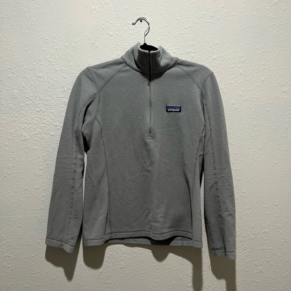 Women’s Patagonia Navy Blue Micro-D Fleece Pullover Sweater SMALL 100% polyester - Picture 1 of 5